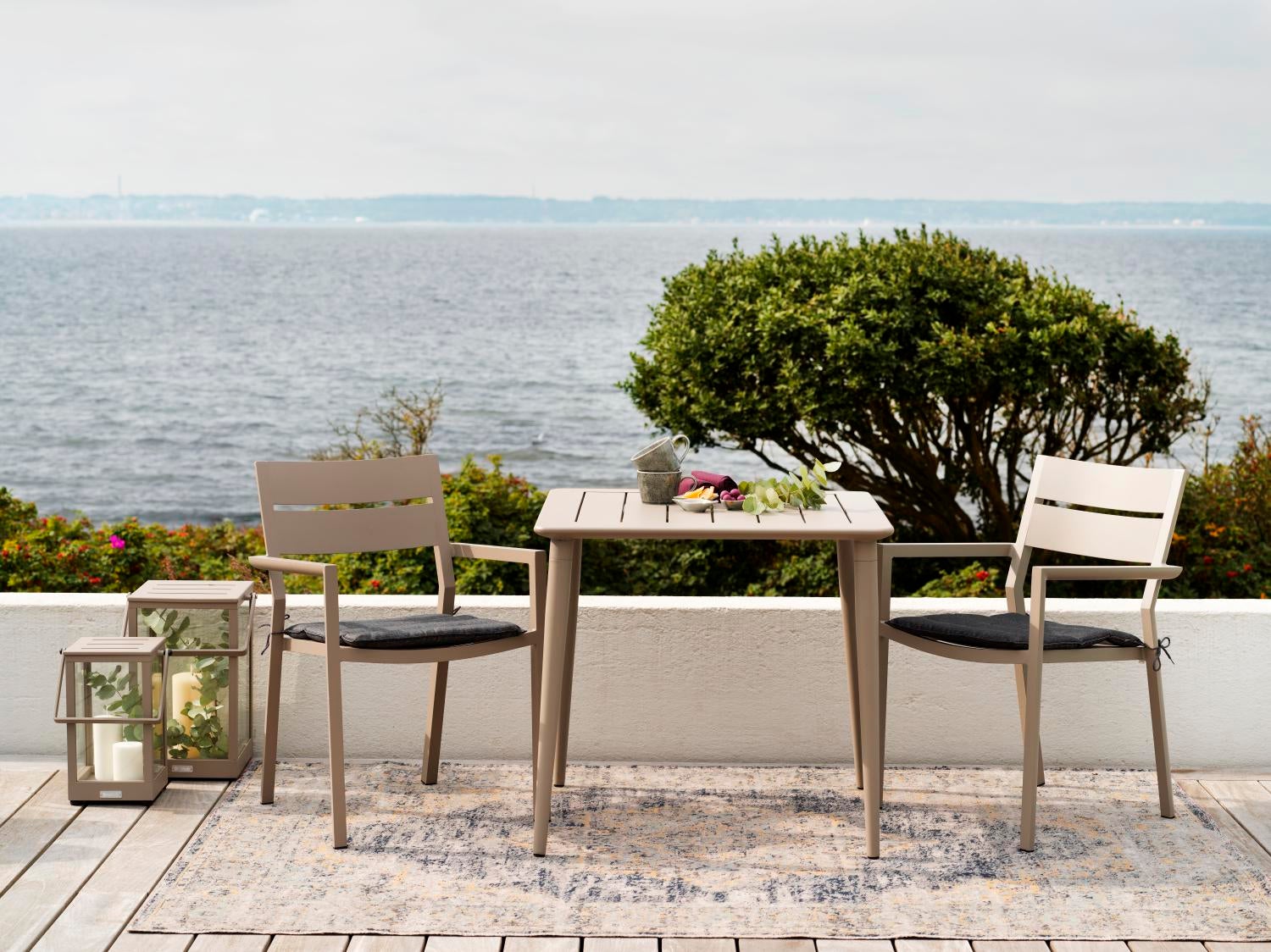 Delia stol med armlener Khaki