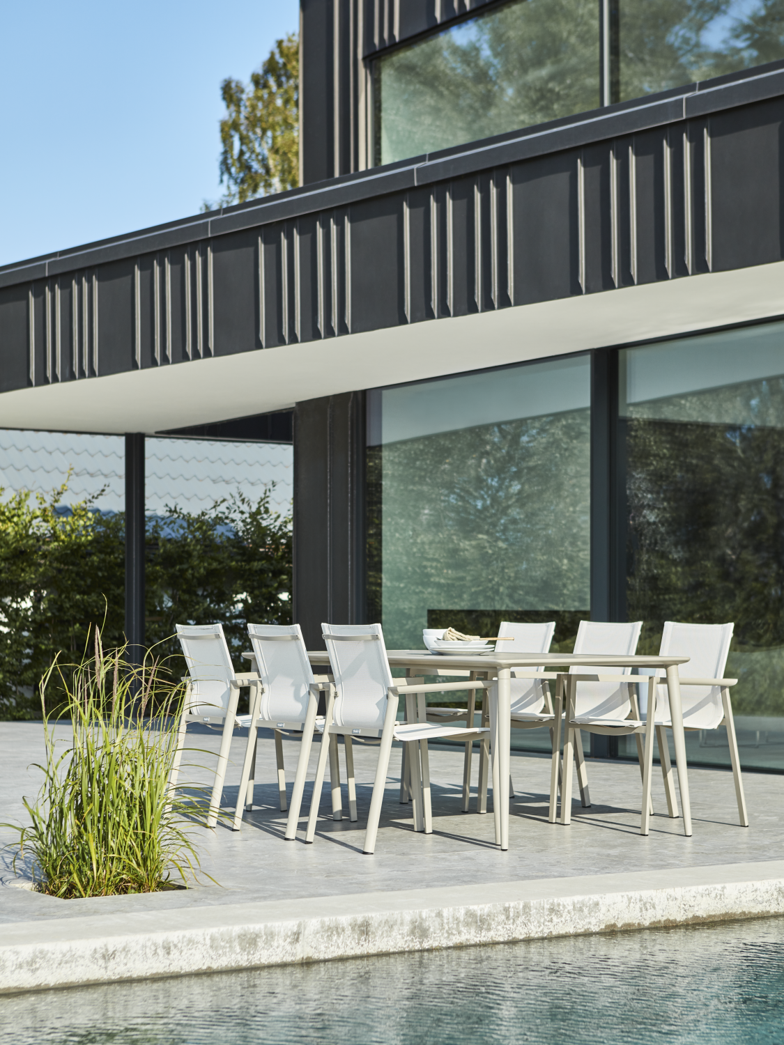 Delia stol med armlener Khaki/Off-white