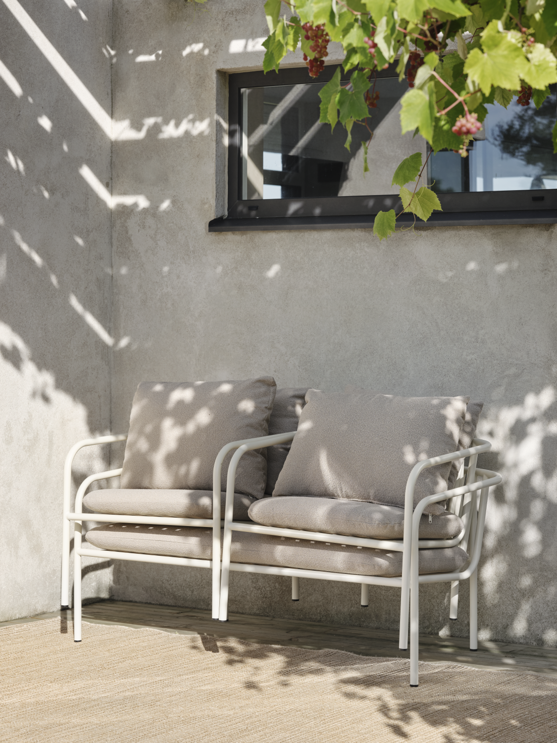 Bendt 2-seter sofa Pearl White/Teddy Beige