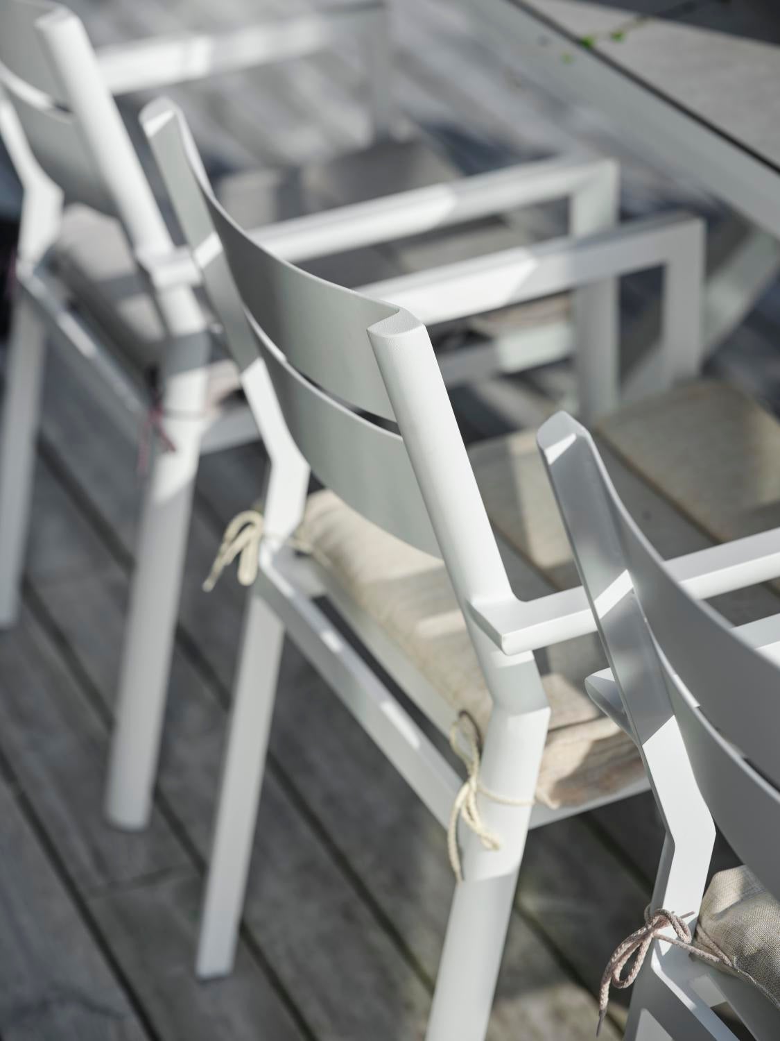 Delia stol med armlener Hvit