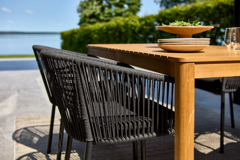 Delta stol med armlener Svart/Teddy Black