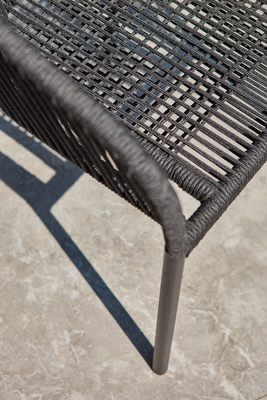 Delta stol med armlener Svart/Teddy Black