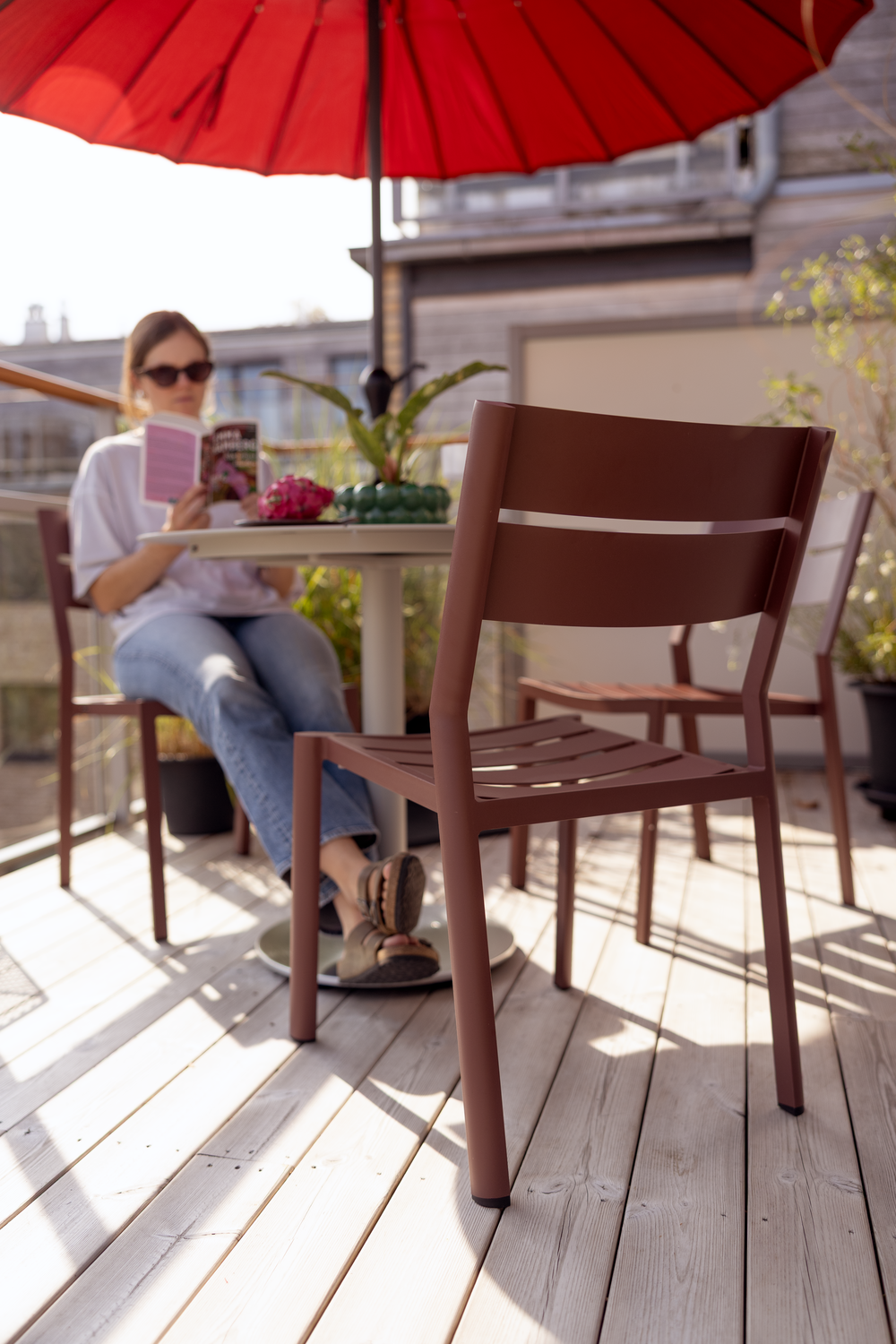 Delia spisestol  Zin Red