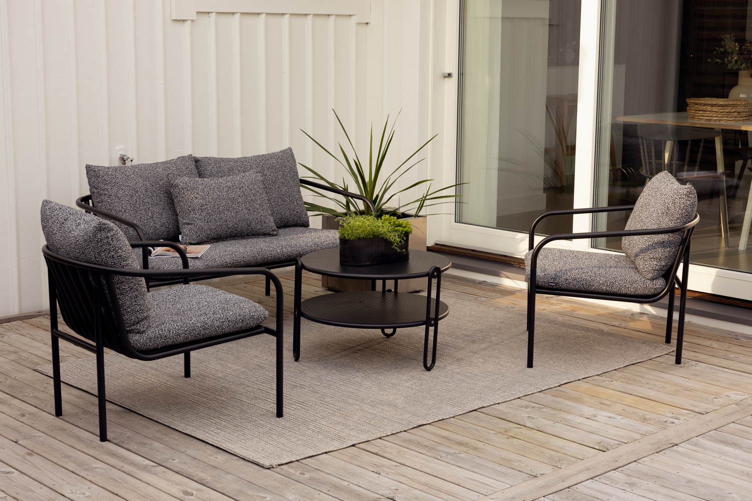 Bendt 2-seter sofa Svart/Teddy Ant